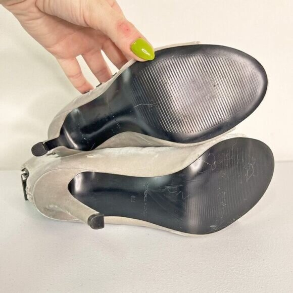 Kendall & Kylie Giaa Gray Velvet Strappy Open Toe Heels - Picture 5 of 7